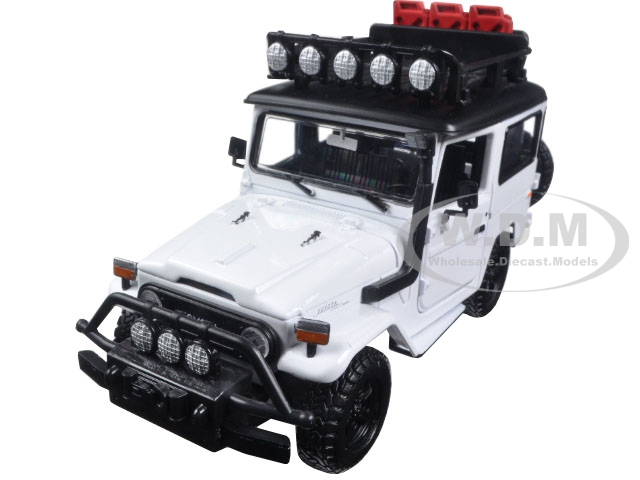 Toyota FJ40 Land Cruiser White "4x4 Overlanders" Series 1/24 Diecast Model Car by Motormax