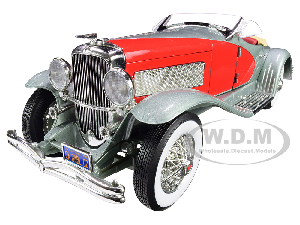 1935 Duesenberg SSJ Speedster Green Metallic with Enamel Red Coves 1/18 Diecast Model Car by Auto World