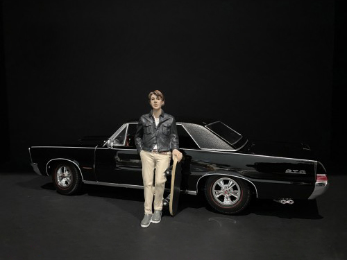 Skateboarder Figurine III for 1/18 Scale Models by American Diorama