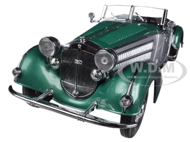 1939 Horch 855 Roadster Green 1/18 Diecast Car Model by Sunstar