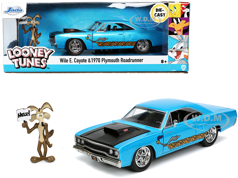 1970 Plymouth 440-6BBL RoadRunner Light Blue Metallic with Black Hood and Wile E. Coyote Diecast Figurine "Looney Tunes" 1/24 Diecast Model Car by Ja