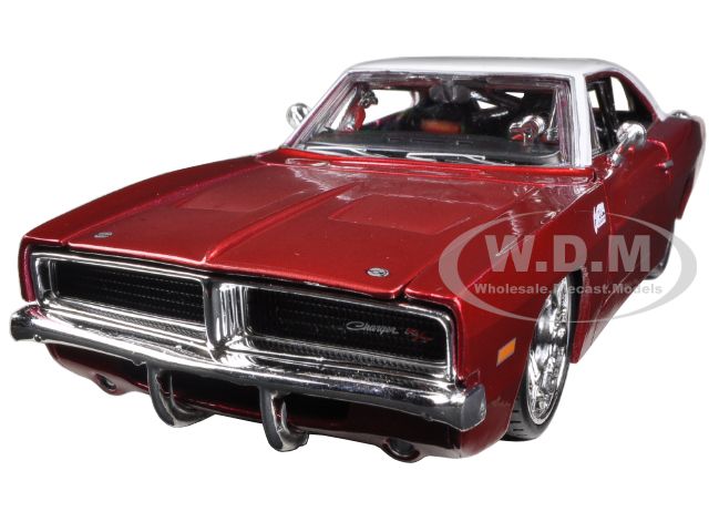 1969 Dodge Charger R/t Burgundy/white 1/25 Diecast Car Model By Maisto