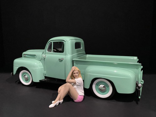 Image of Car Girl in Tee Madee Figurine for 1/18 Scale Models by American Diorama