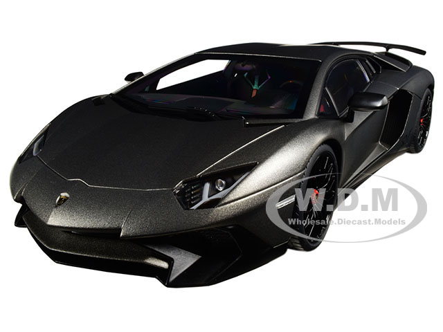 Lamborghini Aventador Lp750-4 Sv Grigio Titans/ Matt Grey 1/18 Model Car By Autoart