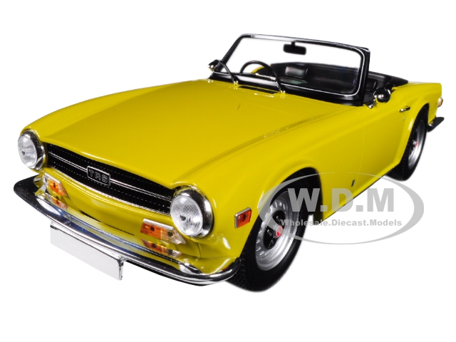 1973 Triumph TR6 Right-hand Drive Convertible Yellow Limited Edition to 402 pieces Worldwide 1/18 Diecast Model Car by Minichamps