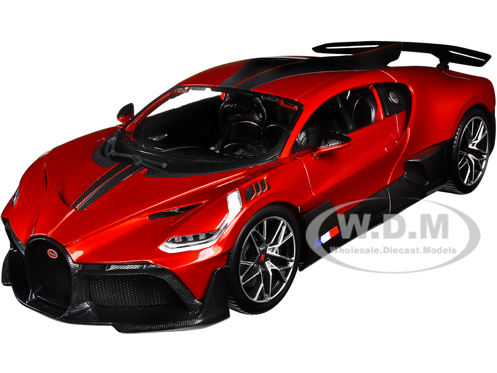 Bugatti Divo Red Metallic with Carbon Accents 1/18 Diecast Model Car by Bburago