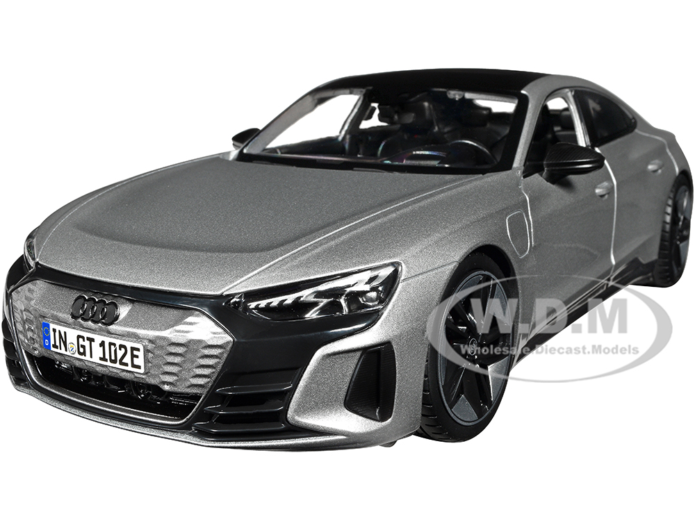 2022 Audi RS e-tron GT Silver Metallic with Sunroof 1/18 Diecast Model Car by Bburago
