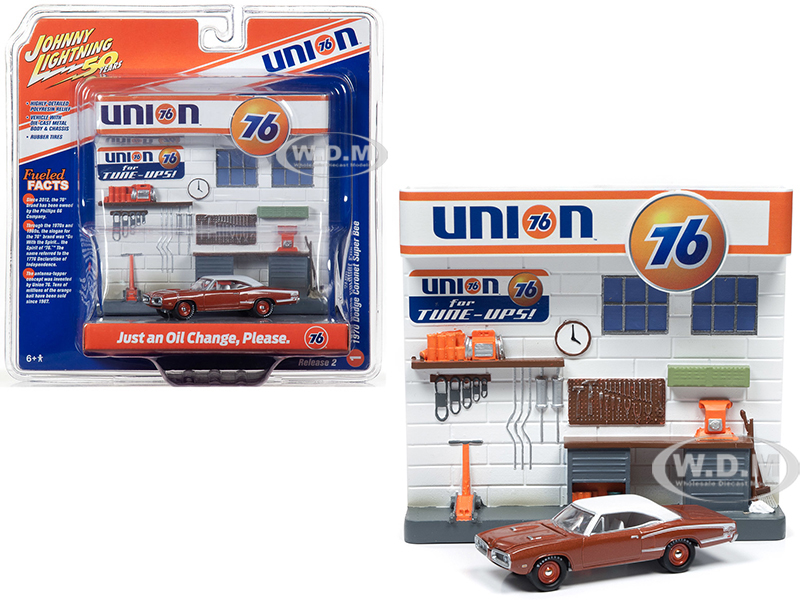 1970 Dodge Coronet Super Bee Brown with White Top and "Union 76" Interior Service Gas Station Facade Diorama Set "Johnny Lightning 50th Anniversary"
