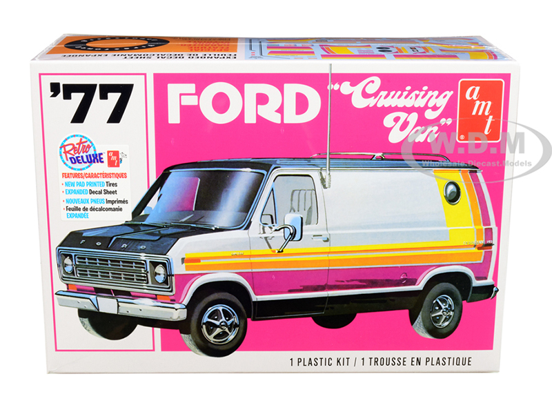 Skill 2 Model Kit 1977 Ford Cruising Van 1/25 Scale Model by AMT