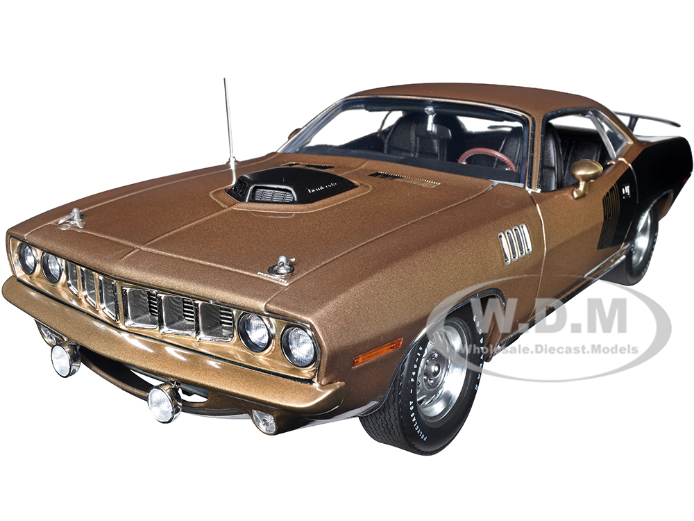 1971 Plymouth Hemi Barracuda "Super Track Pack" Gold Leaf Metallic and Matt Black Limited Edition to 912 pieces Worldwide 1/18 Diecast Model Car by A