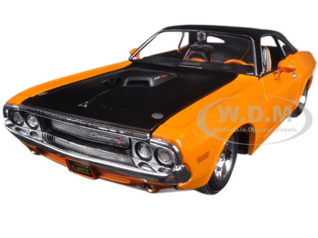 1970 Dodge Challenger R/t Orange "classic Muscle" 1/24 Diecast Model Car By Maisto