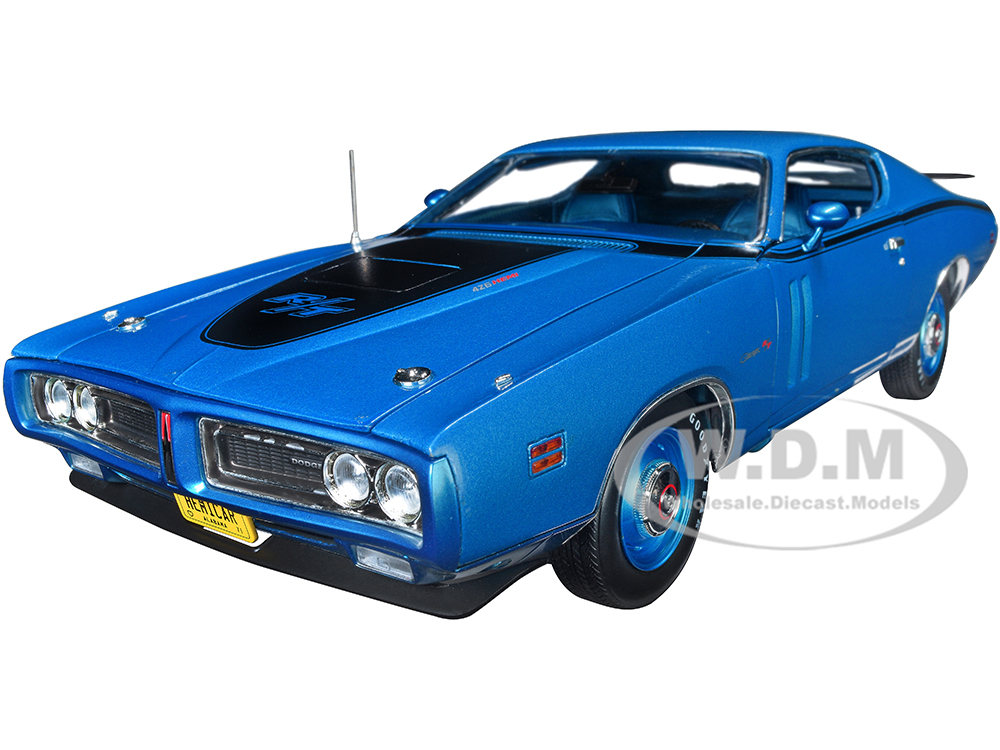 1971 Dodge Charger R/T 426 Hemi Blue Metallic with Black Stripes Class of 1971 1/18 Diecast Model Car by Auto World