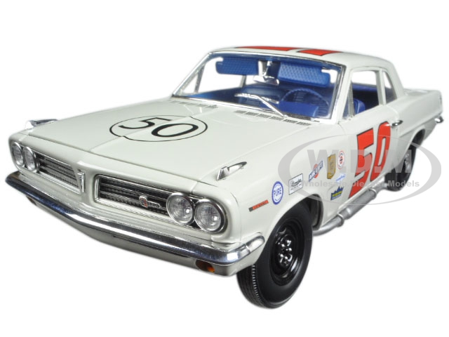 1963 Pontiac Tempest 1963 Daytona Challenge Cup Champion 50 Paul Goldsmith with Signed Certificate Limited Edition to 330pcs 1/18 Diecast Model Car b