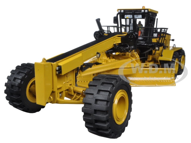 Cat Caterpillar 24m Motor Grader With Operator "core Classics Series" 1/50 Diecast Model By Diecast Masters