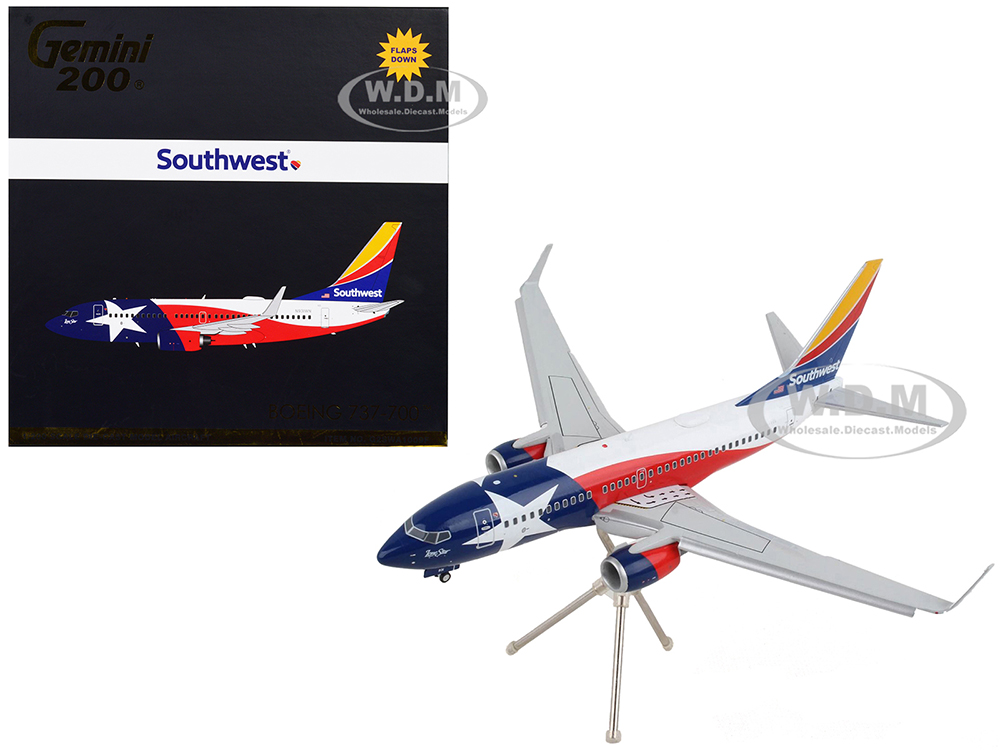Boeing 737-700 Commercial Aircraft with Flaps Down Southwest Airlines - Lone Star One Texas Flag Livery Gemini 200 Series 1/200 Diecast Model Airplane by GeminiJets