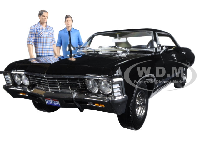1967 Chevrolet Impala Sport Sedan With Sam And Dean Figures "supernatural" (2005) Tv Series 1/18 Diecast Model Car By Greenlight