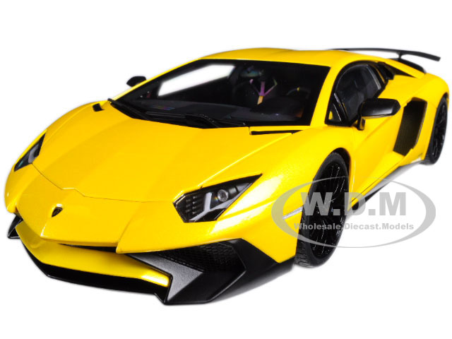 Lamborghini Aventador Lp750-4 Sv New Giallo Orion/ Metallic Yellow 1/18 Model Car By Autoart