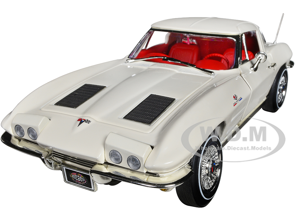 1963 Chevrolet Corvette Z06 Split-Window Coupe Ermine White with Red Interior Muscle Car & Corvette Nationals (MCACN) American Muscle Series 1/18 Diecast Model Car by Auto World