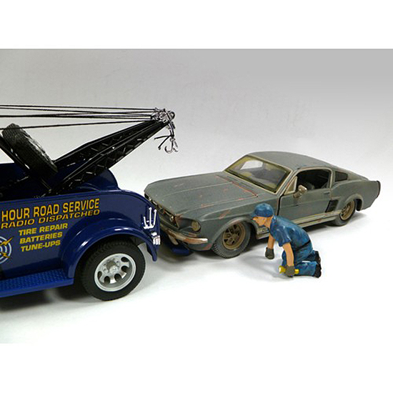 Tow Truck Driver/Operator Scott Figurine for 1/24 Scale Models by American Diorama