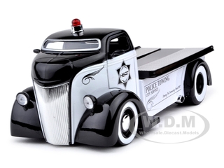 1947 Ford Coe Police Tow Truck 1/24 Diecast Model By Jada