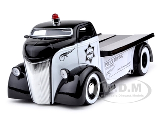 1947 Ford COE Police Tow Truck 1/24 Diecast Model by Jada