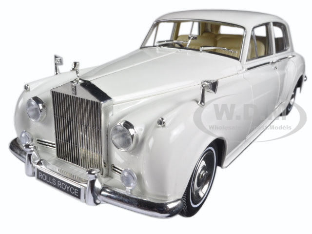 1960 Rolls Royce Silver Cloud II White 1/18 Diecast Model Car by Minichamps