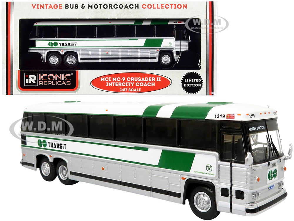 1980 MCI MC-9 Crusader II Intercity Coach Bus "Union Station" Toronto (Ontario Canada) "GO Transit" "Vintage Bus &amp; Motorcoach Collection" 1/87 (H