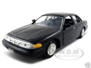 1998 Ford Crown Victoria Black 1/24 Diecast Model Car by Motormax