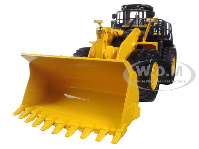 Komatsu WA900-3 Wheel Loader 1/50 Diecast Model By First Gear