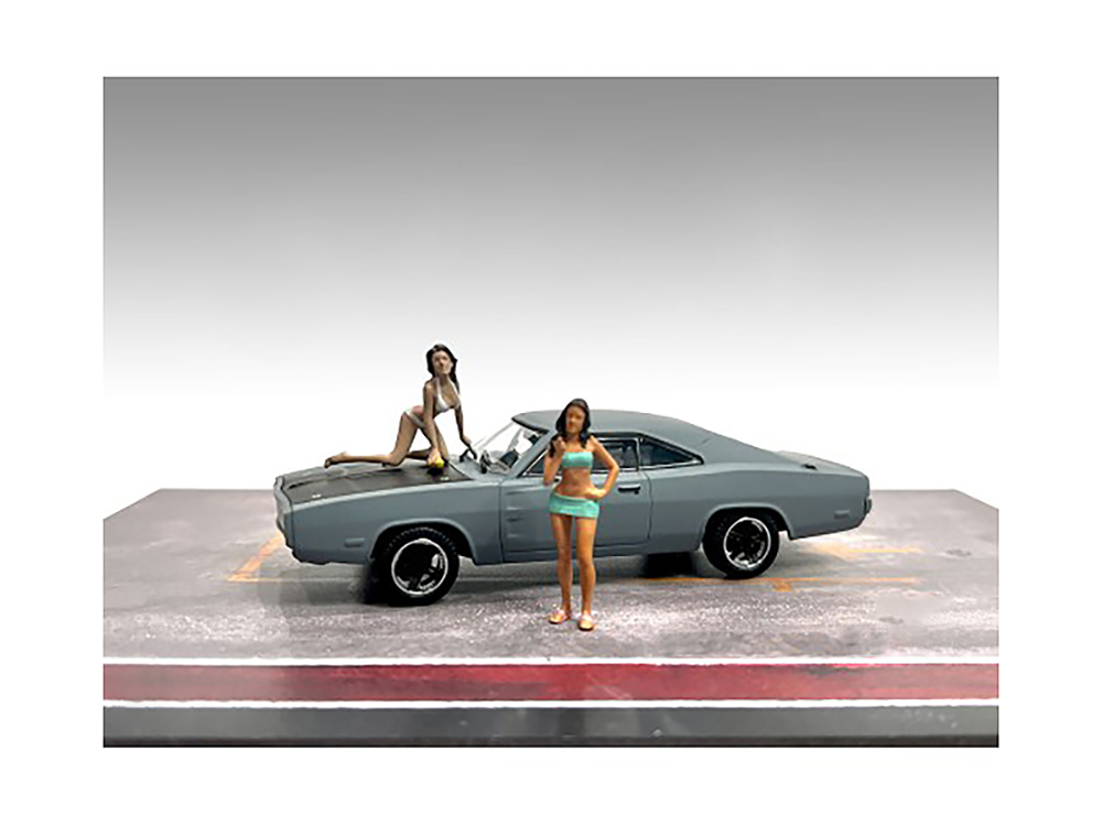 "Car Wash Girls" Set 1 Dorothy and Barbara 2 Piece Figure for 1/43 Scale Models by American Diorama