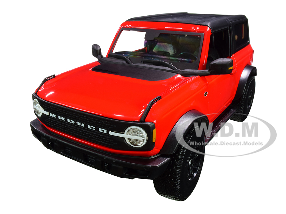 2021 Ford Bronco Wildtrak Red with Black Top Special Edition 1/18 Diecast Model Car by Maisto