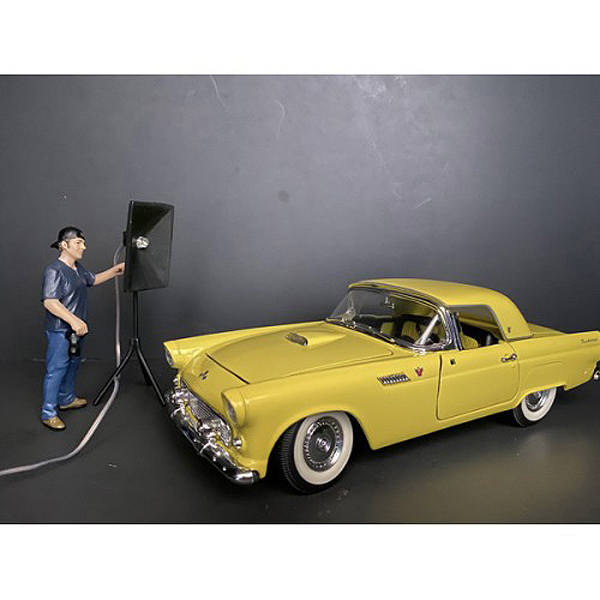 "Weekend Car Show" Figurine V for 1/18 Scale Models by American Diorama