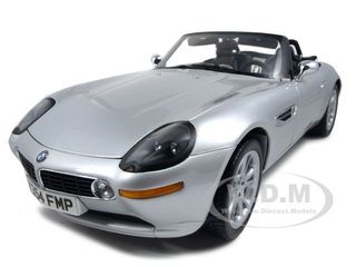 Bmw Z8 James Bond 007 From "world Is Not Enough" Movie 1/12 Diecast Model Car By Kyosho