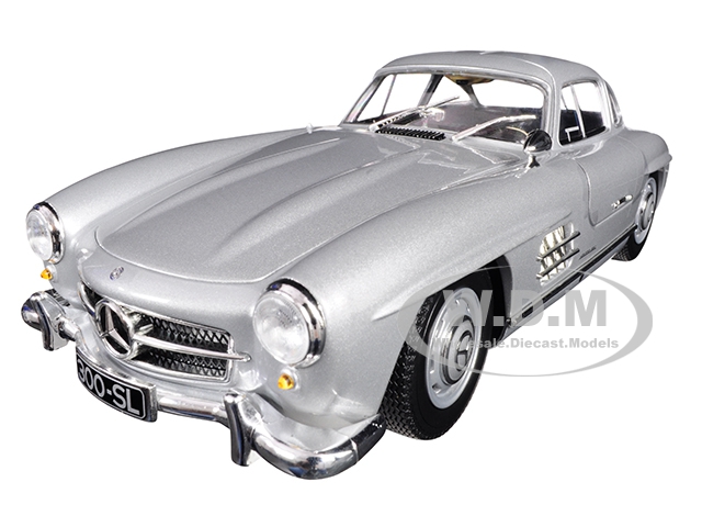 1955 Mercedes Benz 300 SL (W198) Silver Limited Edition to 600 pieces Worldwide 1/18 Diecast Model Car by Minichamps