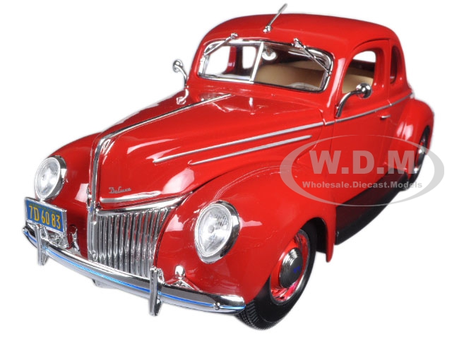 1939 Ford Deluxe Tudor Red 1/18 Diecast Model Car by Maisto