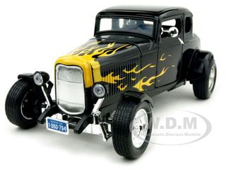 1932 Ford Coupe Black with Yellow Flames 1/18 Diecast Model Car by Motormax