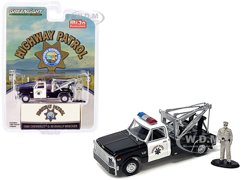 1969 Chevrolet C-30 Dually Wrecker Tow Truck Black and White CHP "California Highway Patrol" with Officer Figurine 1/64 Diecast Model Car by Greenlig
