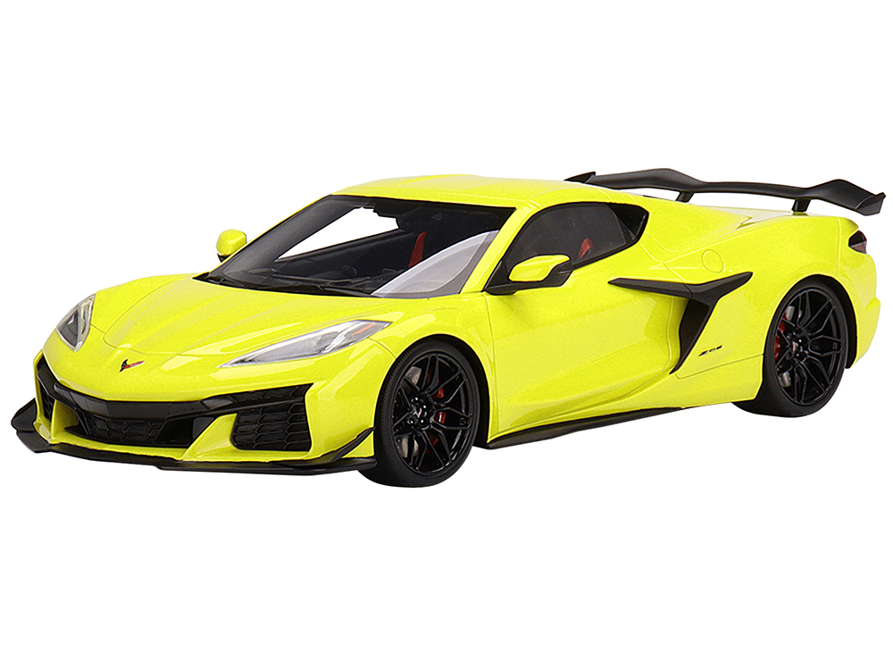 2023 Chevrolet Corvette Z06 Accelerate Yellow 1/18 Model Car by Top Speed