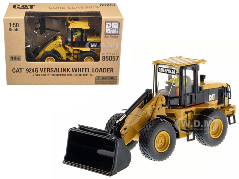 Cat Caterpillar 924g Versalink Wheel Loader With Work Tools With Operator "core Classics Series" 1/50 By Diecast Masters