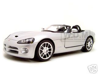 2003 Viper SRT-10 Silver 1/18 Diecast Model Car by Maisto