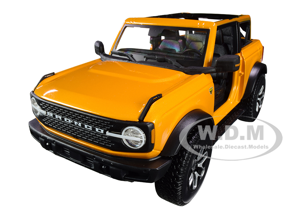 2021 Ford Bronco Badlands Orange Metallic Special Edition 1/18 Diecast Model Car by Maisto