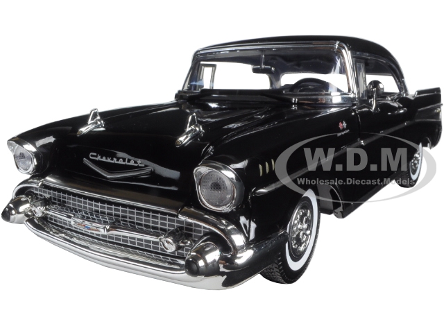 1957 Chevrolet Bel Air Hardtop Black "Timeless Classics" 1/18 Diecast Model Car by Motormax