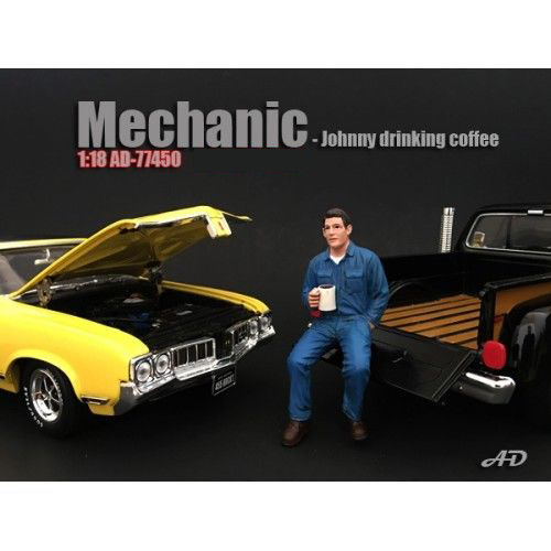 Mechanic Johnny Drinking Coffee Figurine / Figure For 118 Models By American Diorama