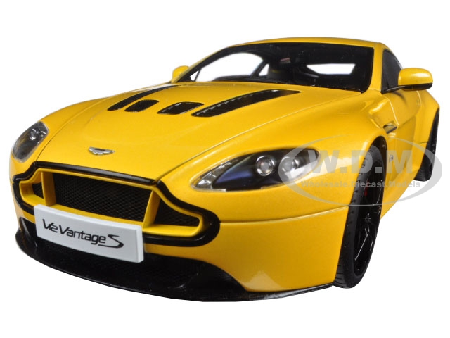 2015 Aston Martin V12 Vantage S Yellow Tang 1/18 Diecast Model Car By Autoart