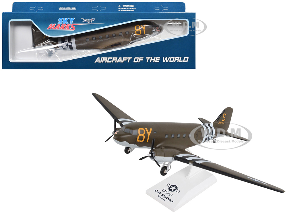 Douglas C-47 Skytrain Transport Aircraft Stoy Hora United States Army Air Forces (292717) Olive Drab (Snap-Fit) 1/80 Plastic Model by Skymarks