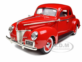 1940 Ford Deluxe Red 1/18 Diecast Model Car By Motormax