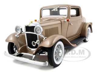 1932 Ford 3 Window Coupe Gold 1/18 Diecast Model Car By Road Signature