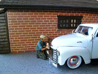 Repair Man Lee Figure For 124 Diecast Model Cars By American Diorama