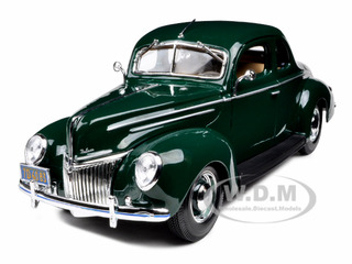 1939 Ford Deluxe Tudor Green 1/18 Diecast Model Car by Maisto