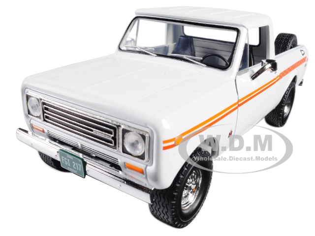 Image of 1979 International Scout Terra Pickup Truck White / Orange Spear 1/25 Diecast Model Car by First Gear